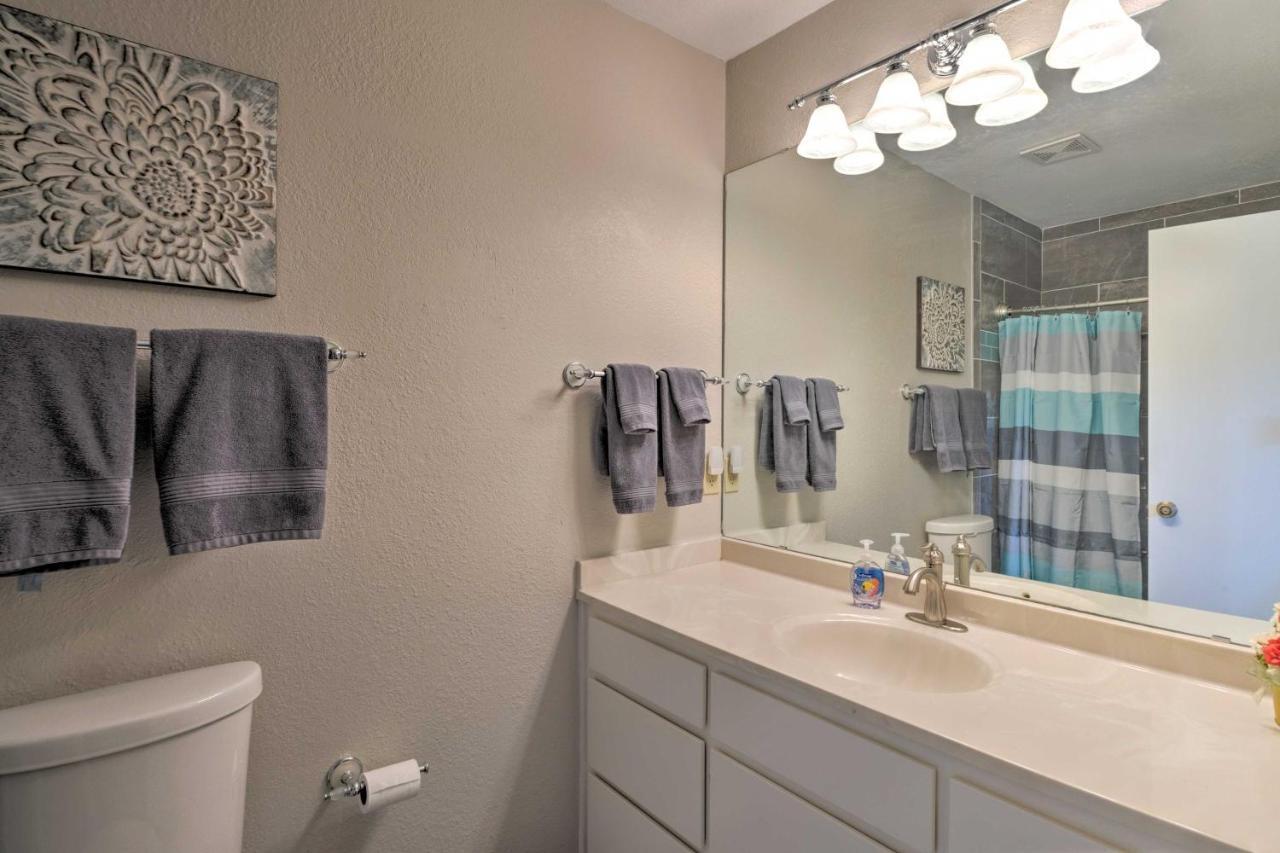 Bright Ruidoso Condo With Deck And Golf Course Views! エクステリア 写真
